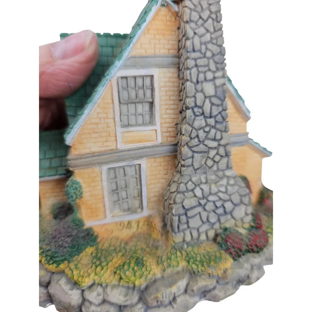 Yorkshire House Olde‎ Englands Classic Cottages Miniature Figurine 1994 Vintage